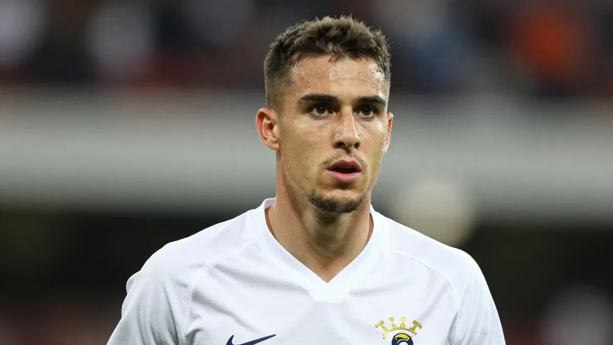 José Mourinho names an unchanged starting XI for the third straight game, with Marc Cucurella the only change at...