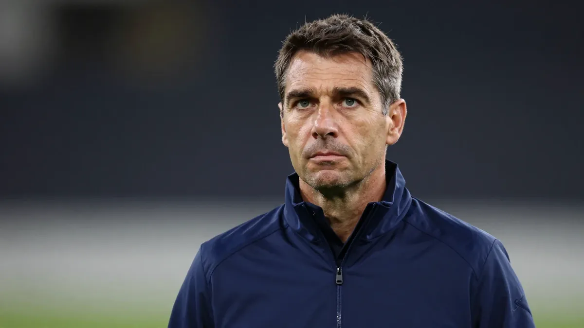 El técnico portugués del Levante UD reconoce la calidad del equipo de Juanfran Funes y alerta de que su equipo sufrirá si...
