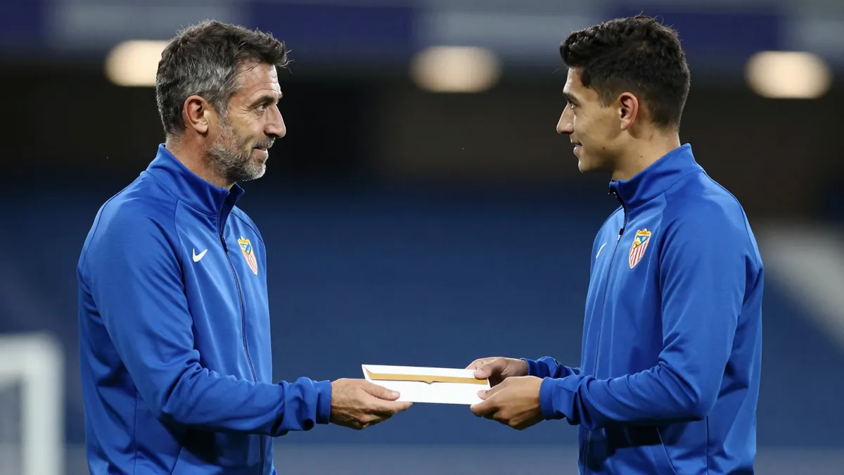 Ruud Van Nistelrooy dona su bono a la cantera del Málaga CF