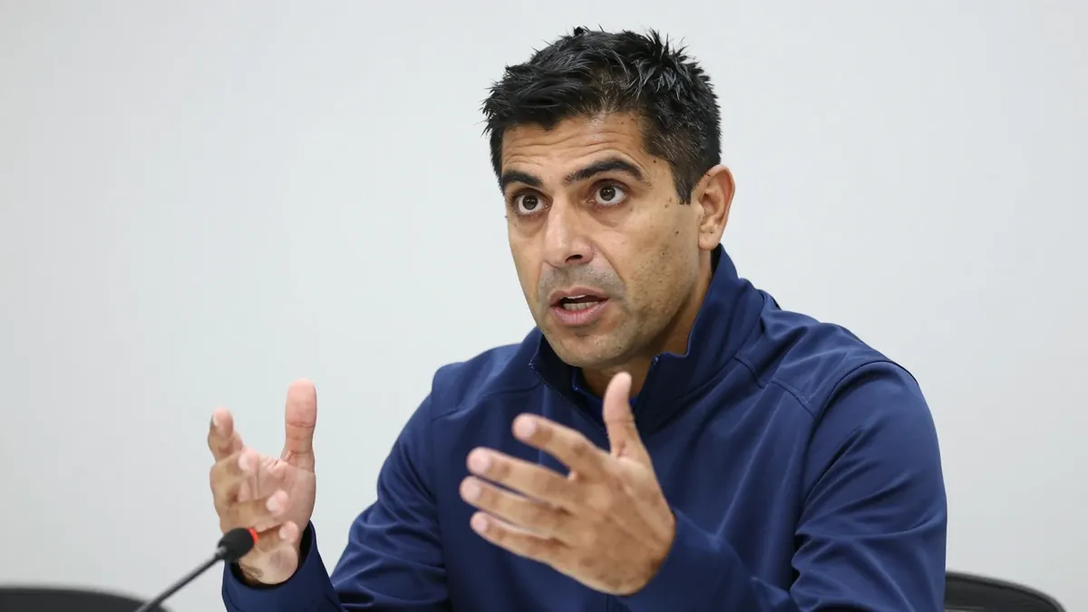 Juanfran Funes, entrenador del Málaga CF, advierte que pensar en el empate ante el Real Madrid sería un error garrafal y...