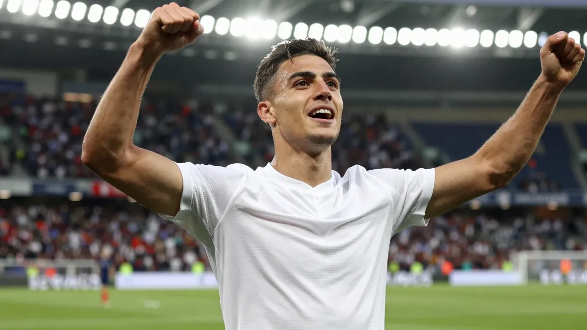 El joven talento turco celebró su gol en la derrota del Málaga CF ante el Real Madrid en la tercera jornada de LaLiga EA...