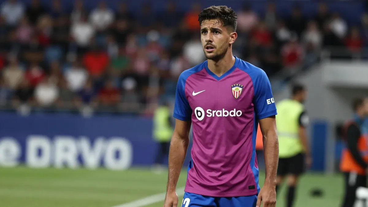 Hidalgo cuestiona el penalti del Málaga ante el Dépor