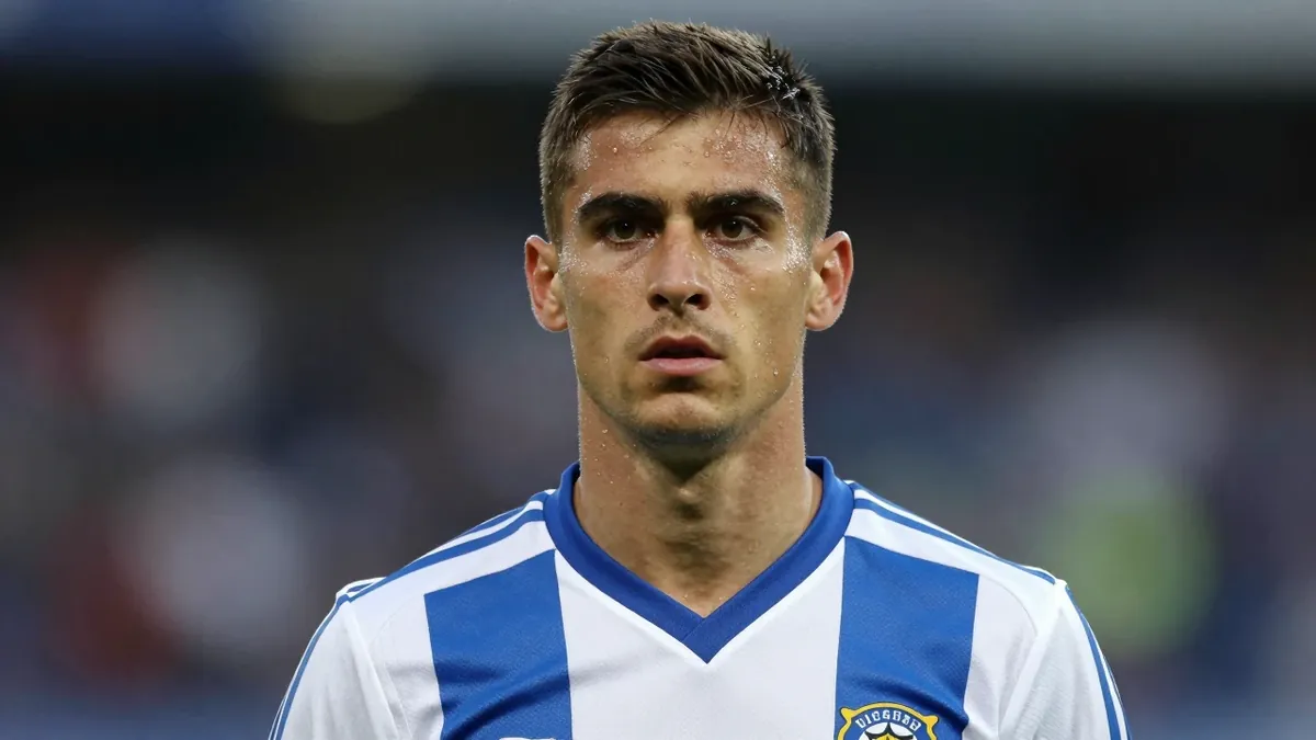 El Málaga CF cerró la cesión del sueco Jens Cajuste del Nápoles y cedió al canterano Pablo Arriaza al Estepona en el...